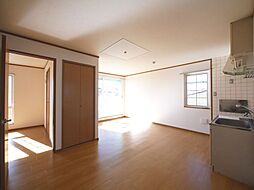 クレストール1037B 203 2階2LDKのリビング/ダイニング