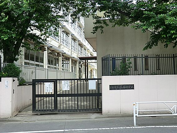 渋谷区立広尾中...