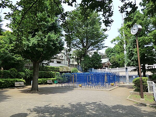 お子様とのお散歩やペットとのふれあいなど、日常の中で閑静な自然のゆとりを感じていただくことができます。