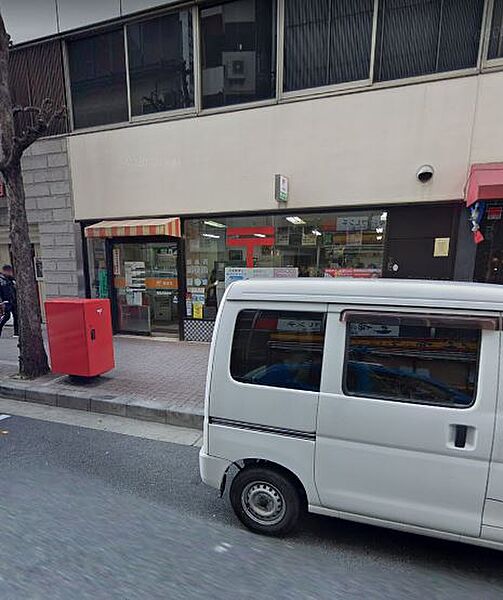 郵便窓口、貯金窓口、保険窓口、ATMの取り扱いがあります。