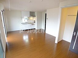 グリーンヴィラ　カラビナ　Ｋ棟 201 2階1LDKのリビング/ダイニング