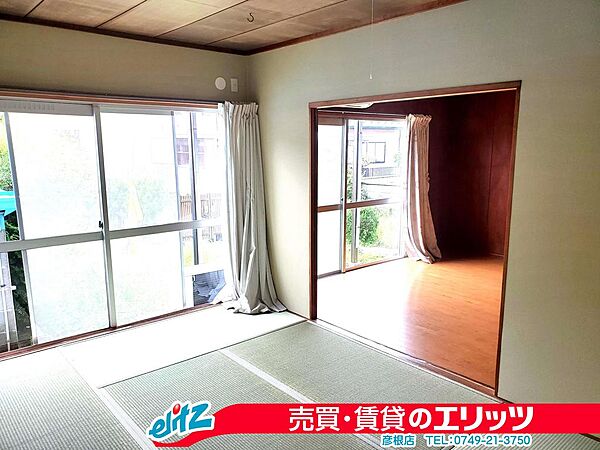【1F室内】客間やリビングとしても庭先鑑賞にもいいですね