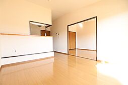 グランドール秋川 0203 2階2LDKのリビング/ダイニング