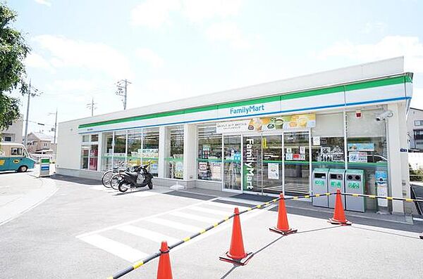 画像26:ファミリーマート宝塚山本駅前店 487m