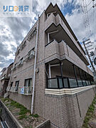 宝塚駅より徒歩7分 築30年5ヶ月 3階建の賃貸物件