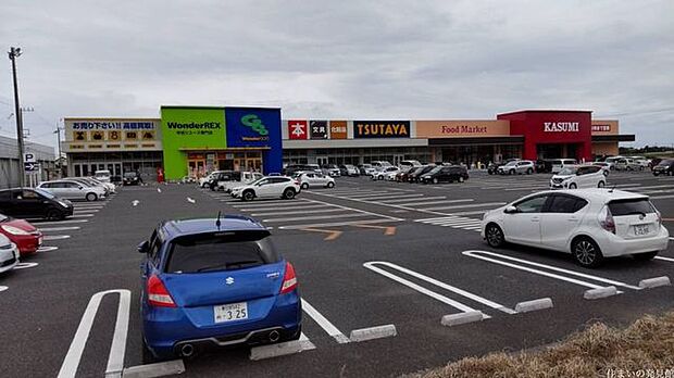 カスミ成東店 徒歩8分。 630m