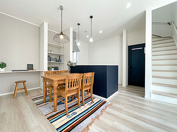 [No.2]羽目板がおしゃれな対面キッチン！(撮影：2025/11/18)