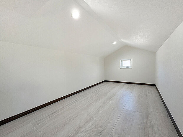 便利な固定階段式の4.25帖のグルニエ(撮影:2026/1/21)