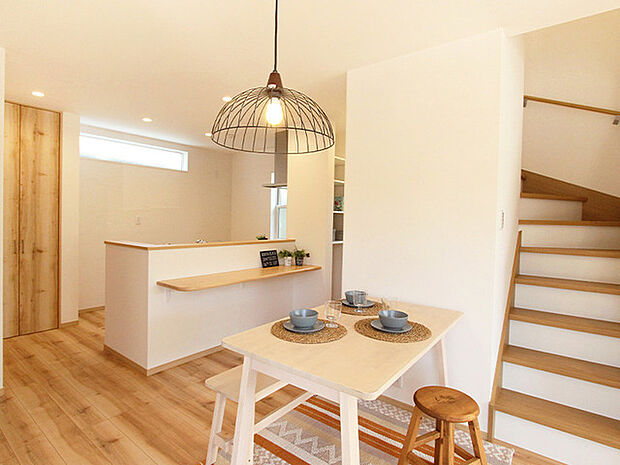 ［施工例：LDK］ 自然素材のナチュラルな空間に癒やされるひととき。