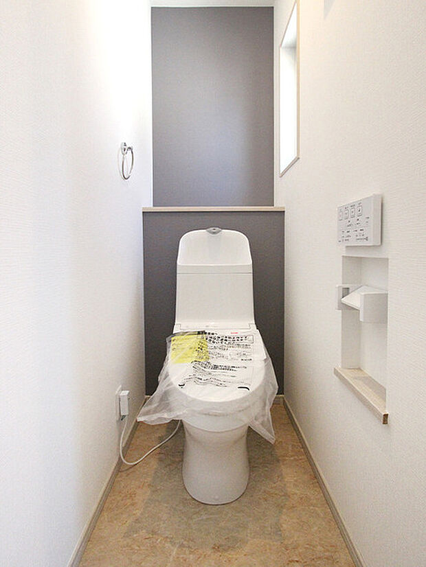 【施工事例：トイレ】 1階2階に設置してあるので、混み合わず安心して使用できます。