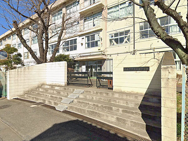 八王子市立四谷中学校 徒歩約5分（350m）