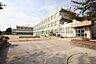 周辺：八社小学校 750m