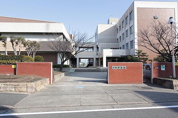 画像9:名古屋市立一色中学校 389m