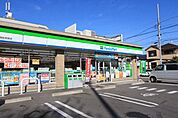 ファミリーマート名西枇杷島店 710m