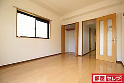 アラニII 4階1Kのリビング/ダイニング