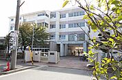 名古屋市立万場小学校 784m