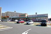 平和堂豊成店 537m