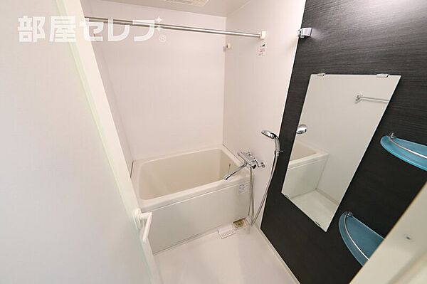 画像4:浴室乾燥付きのお風呂