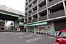 周辺：ファミリーマート岩塚本通三丁目店 183m