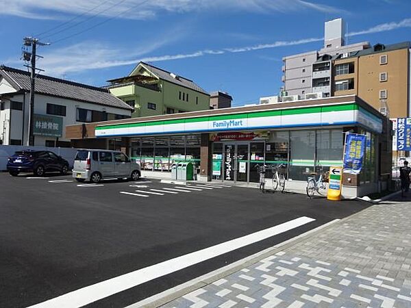 画像18:ファミリーマート中川八田店 345m