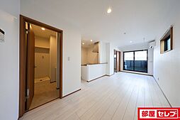 Courage Square II 2階1LDKのリビング/ダイニング