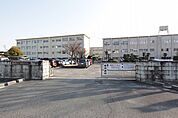 愛知県立中川商業高校 1259m