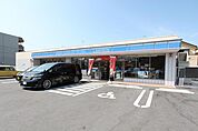 ローソン中川戸田三丁目店 388m