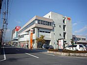 堅田郵便局（863m）