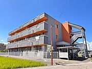 堅田駅より徒歩10分 築11年10ヶ月 3階建の賃貸物件