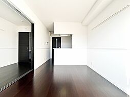 コンフォーティア 201 2階1LDKのリビング/ダイニング