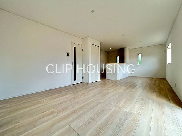 広々した18.7帖のリビング