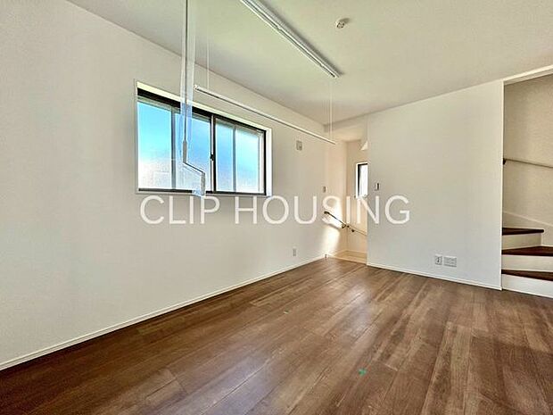 家族みんなが爽やかに健やかに過ごせるように、溢れる光をたっぷり取り込んだリビングダイニング。