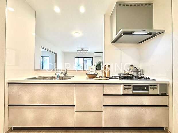 リビングが見渡せるカウンターキッチンですので、お子様を安心して遊ばせながら家事ができます!