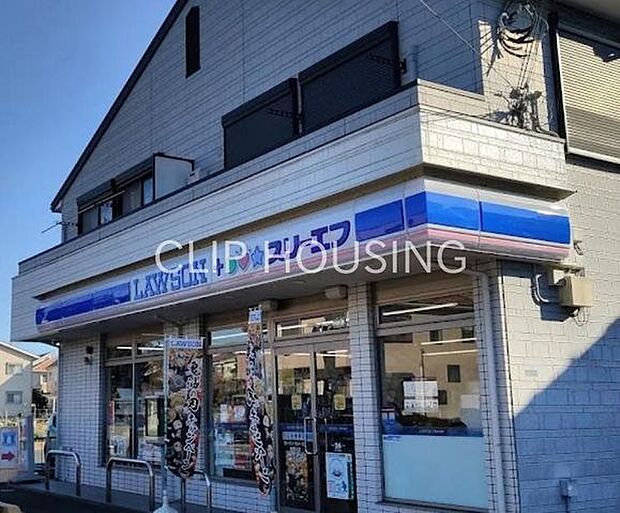 ローソン・スリーエフ東香川店 徒歩10分。 770m