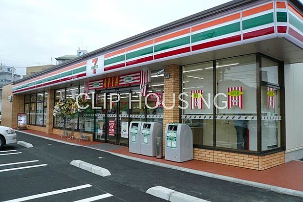 セブンイレブン伊勢原東大竹店 徒歩31分。 2450m