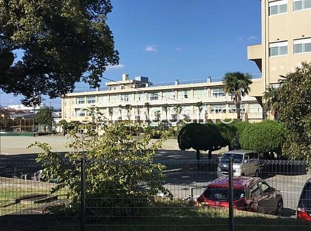 小田原市立酒匂小学校 徒歩8分。 630m