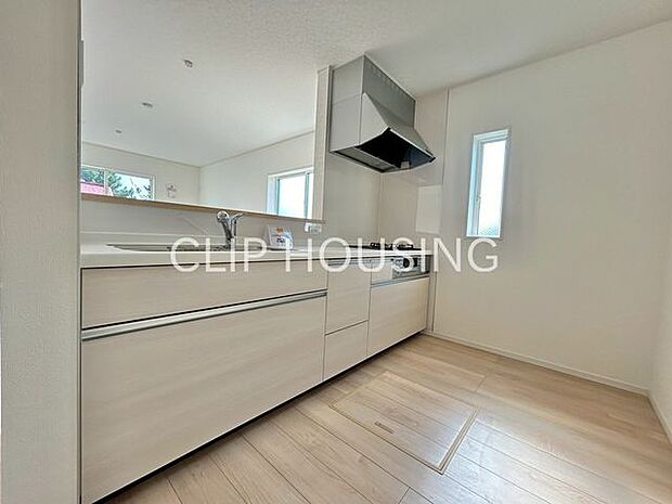 リビングが見渡せるカウンターキッチンですので、お子様を安心して遊ばせながら家事ができます！