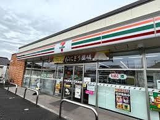 セブンイレブン平塚中里店 徒歩2分。 150m