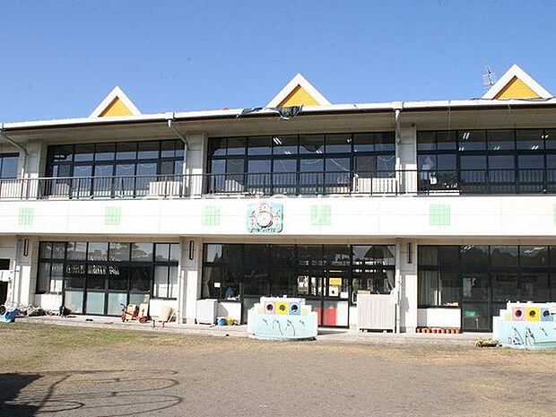 育英幼稚園 徒歩3分。 240m