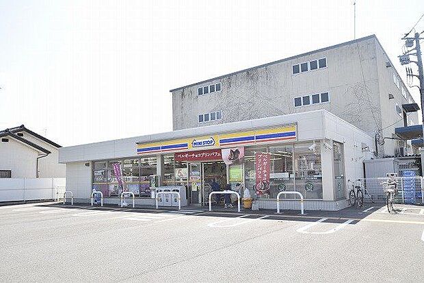 ミニストップ小田原飯泉店 徒歩5分。 370m