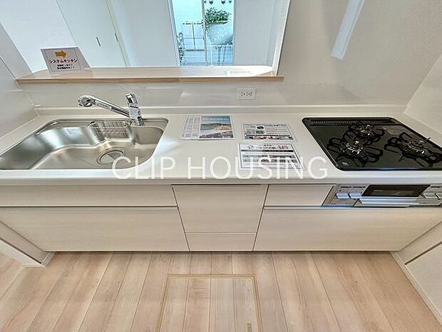 リビングが見渡せるカウンターキッチンですので、お子様を安心して遊ばせながら家事ができます!