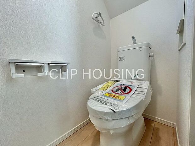 落ち着きのあるデザインと清潔感が魅力のトイレ。毎日使う場所だからこそ、美しさと快適さにこだわりました