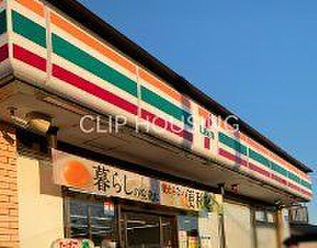 セブンイレブン秦野堀山下店 徒歩3分。 190m