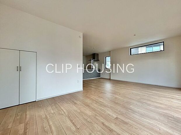 広いリビングは家族が自然と集まる居心地の良い空間になります!