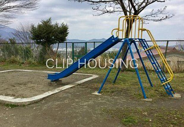 やまの台緑地 徒歩23分。 1770m