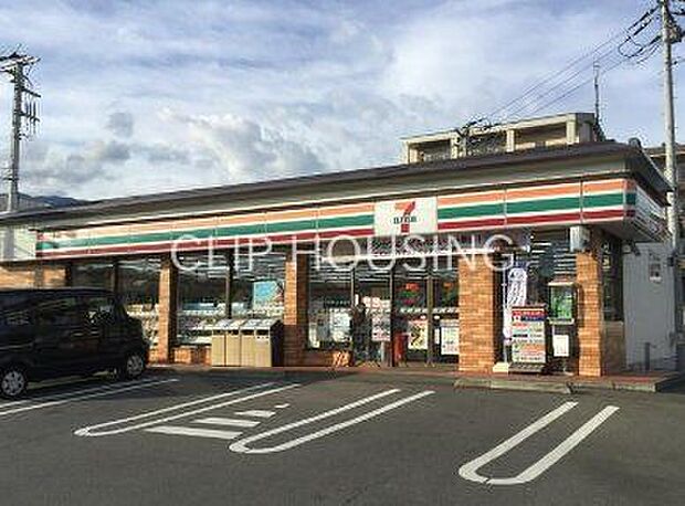 セブンイレブン秦野戸川店 徒歩15分。 1130m