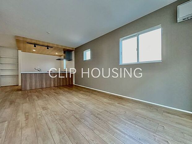 お庭で過ごす家族を眺めながらのお料理も可能です!