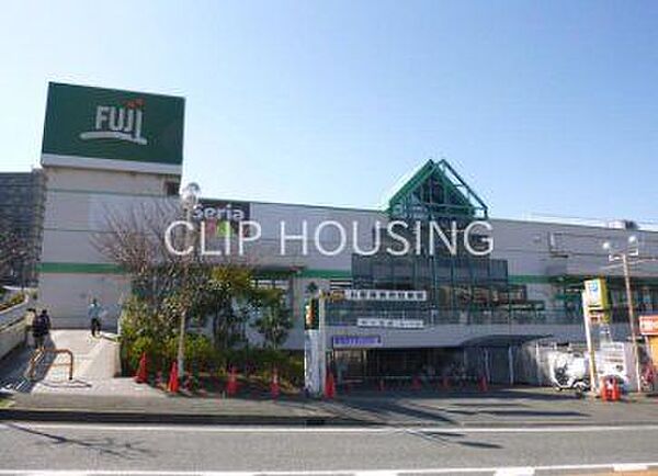 Fuji善行店 徒歩5分。 380m