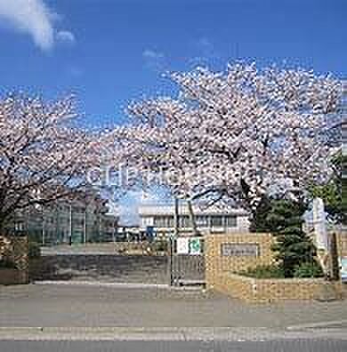 茅ヶ崎市立萩園中学校 徒歩8分。 620m