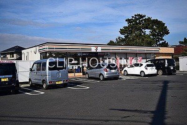セブンイレブン平塚寺田縄店 徒歩3分。 190m